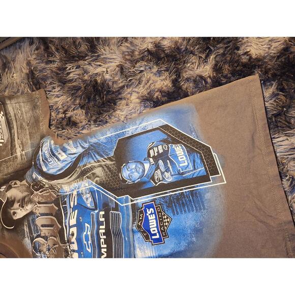 Chase Authentics Mens L T-Shirt NASCAR Jimmie Johnson Lowes #48 AOP 2011 - Picture 2 of 9